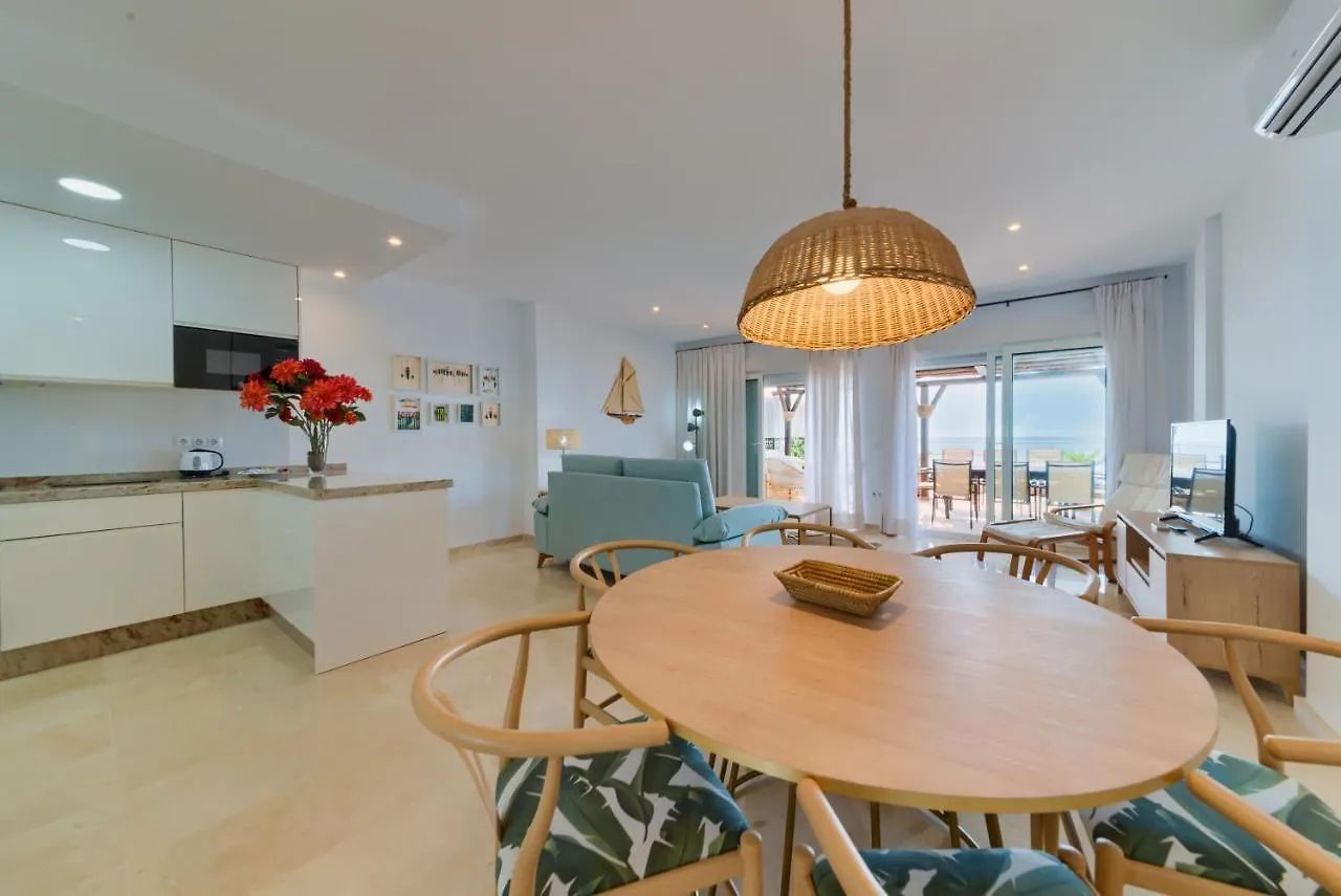 アパート Holidays2Fuengirola Duplex With Stunning Sea View, Terraces,1St Line Beside Port スペイン