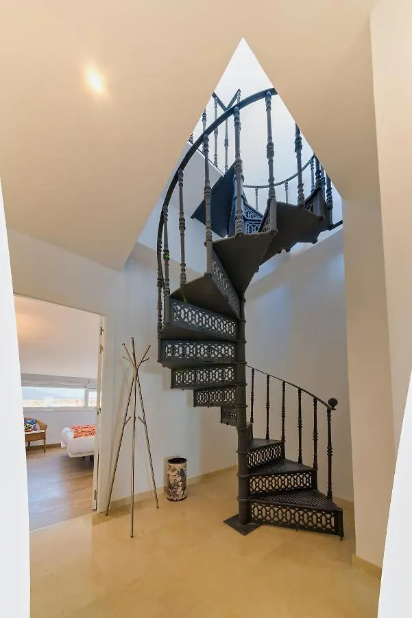Holidays2Fuengirola Duplex With Stunning Sea View, Terraces,1St Line Beside Port アパート フエンヒロラ